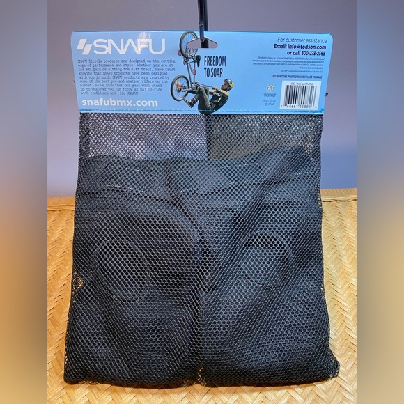 Snafu Multisport Knee and Elbow Pads - Picture 3 of 7